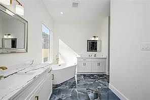 4th image of 21614 Lee Rd