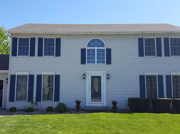 902 Wheatly Dr, South Bend, IN 46614