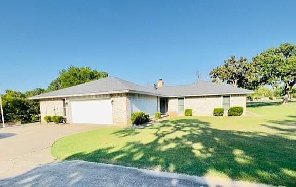 3rd image of 608 Twin Lakes Dr