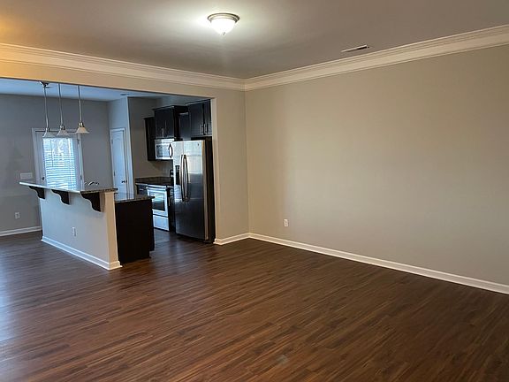 Spacious LR w/ new Luxury vinyl plank flooring