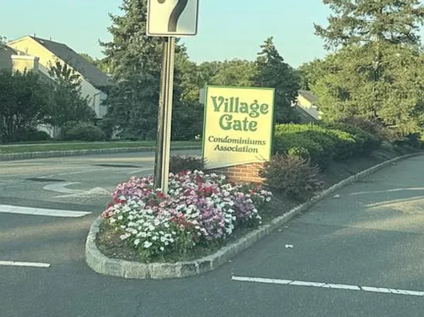 118 Kelly Dr, Edison, NJ 08820