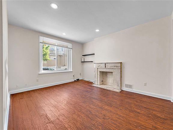 5th image of 340 Ophelia St