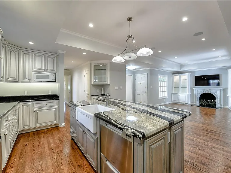135 Wilder Ave — Photo 8