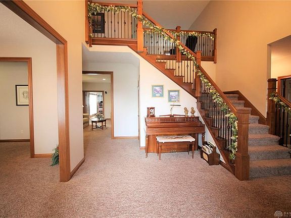 4th image of 404 Circle Dr