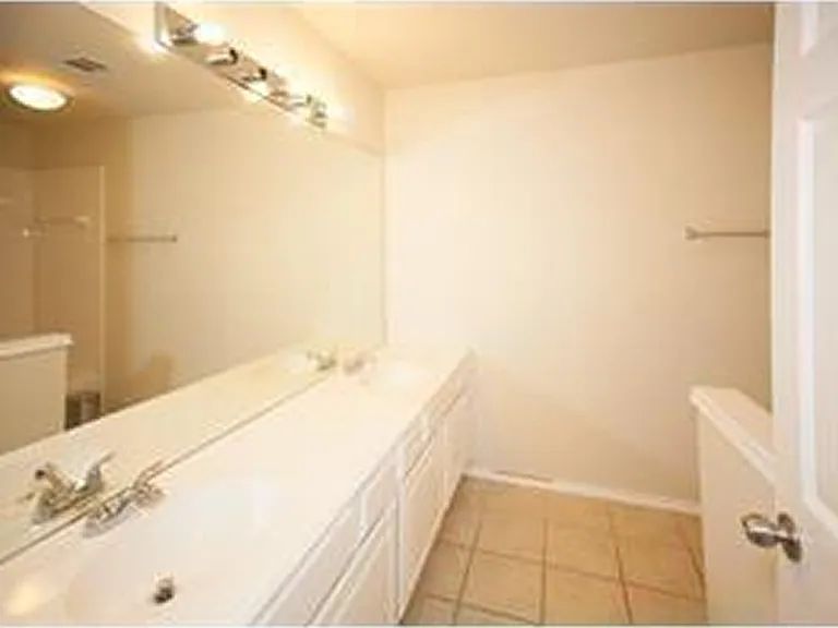 11397 Fountainbridge Dr — Photo 17