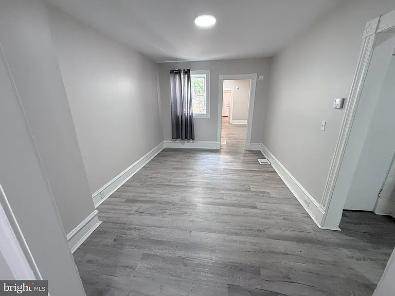 1325 W Norwegian St — Photo 6