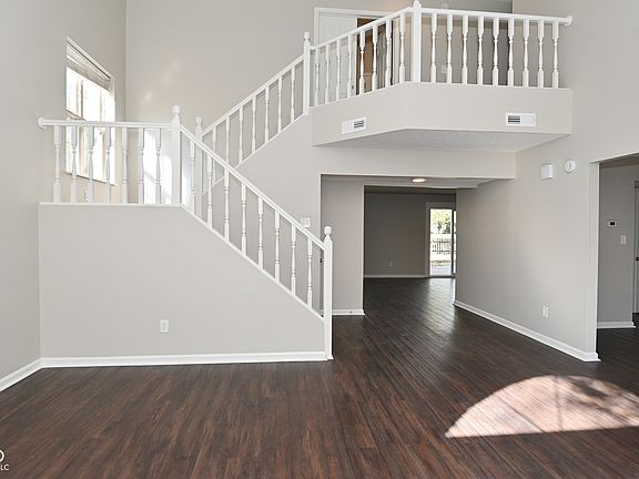 2nd image of 10604 Magenta Dr