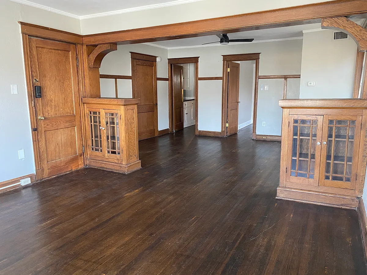 Building Photo - 3634 Forest Ave #3N