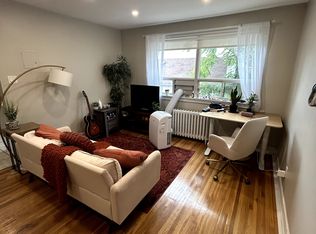 312 Douglas Ave #303, Toronto, ON M5M 1H1