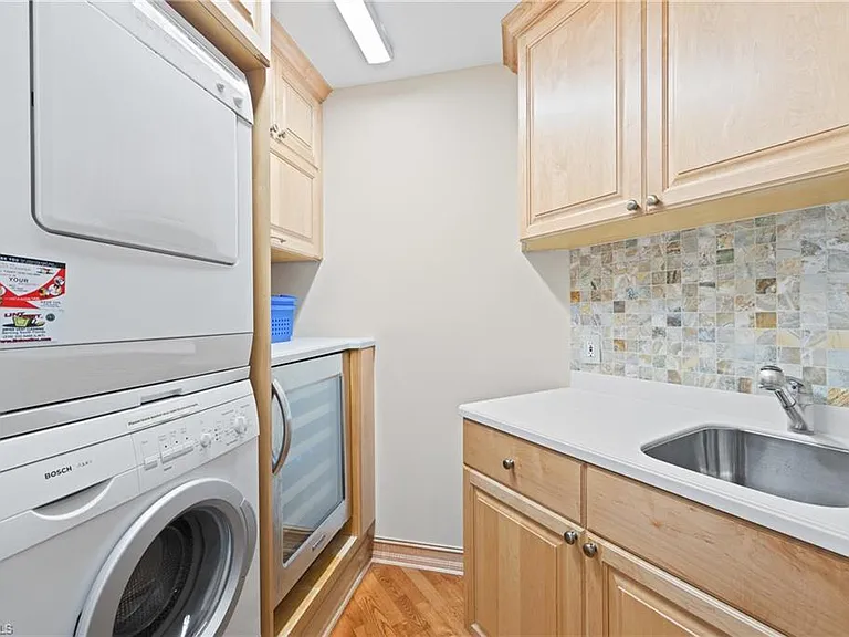 60 Seagate Dr #105 — Photo 26
