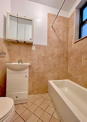 Rented by Parlor Real Estate Corp | media 9