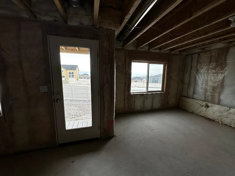932 N Olson Dr — Photo 10