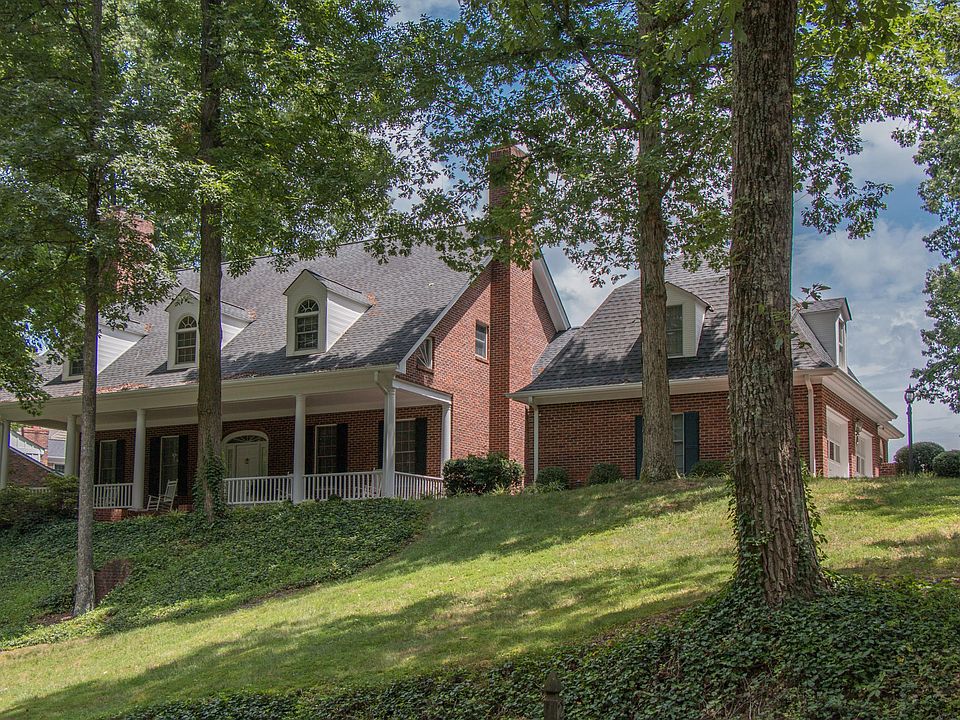 1st image of 216 Skyline Dr
