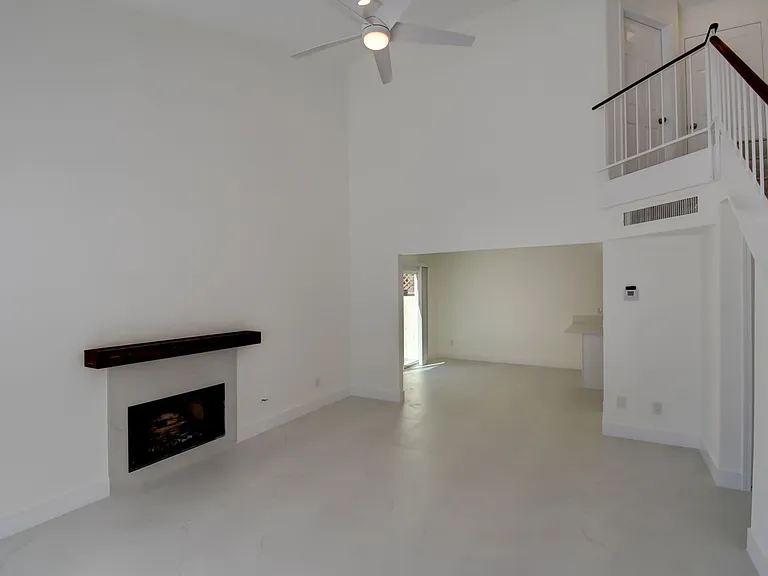 105 Gooseberry Ln — Photo 10