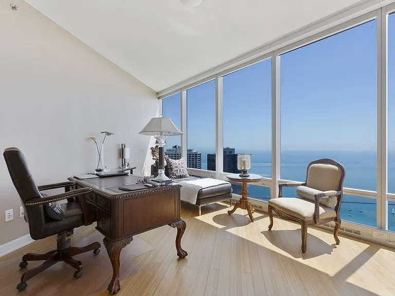 340 E Randolph St #5101 — Photo 18