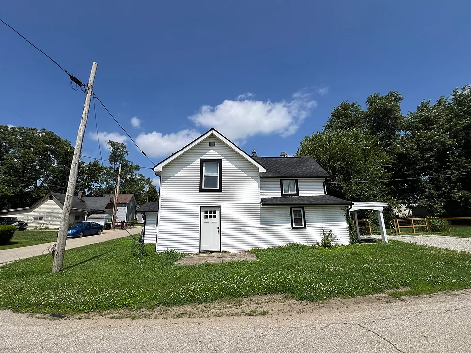 11932 Greenbrier St