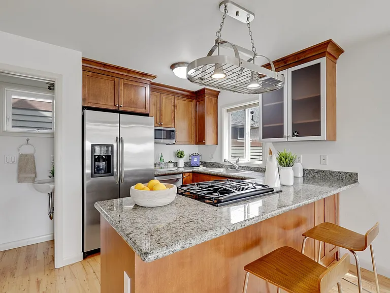 1018 Taylor Ave N #C — Photo 34