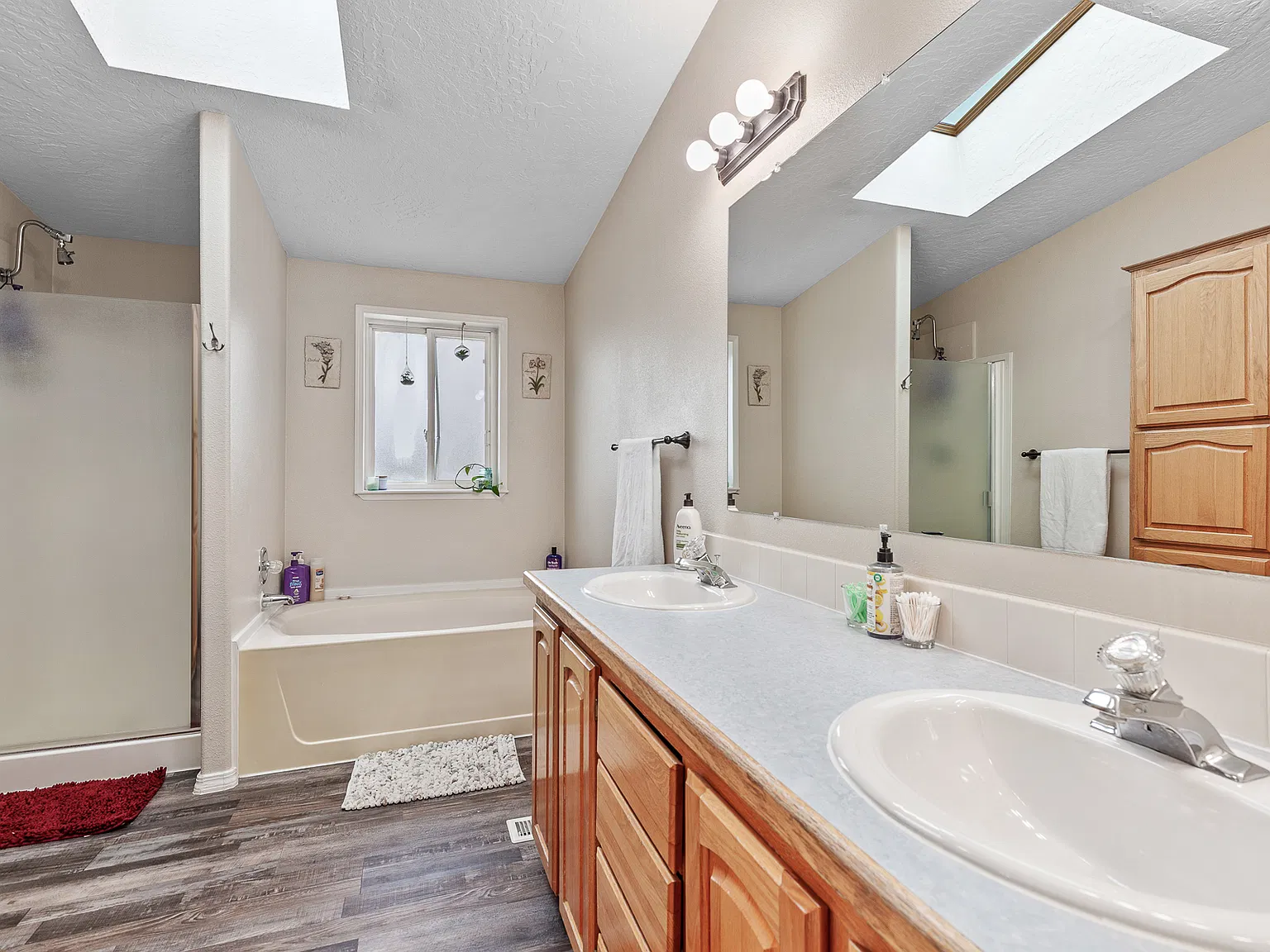5 bed, 1872 sqft, $3,000 — Photo 4