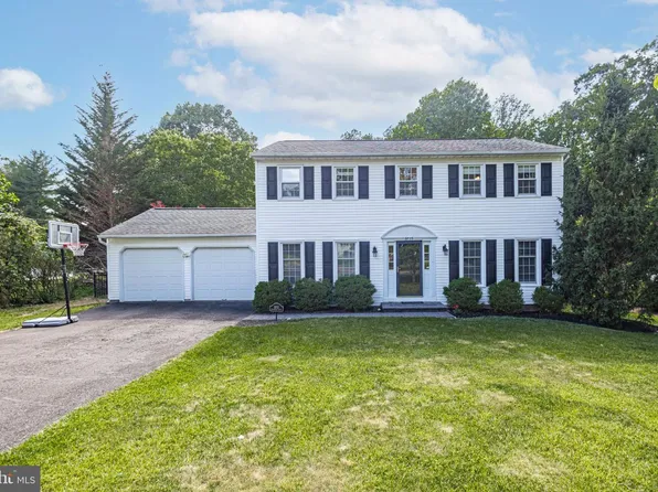 3715 Windridge Dr, Doylestown, PA 18902