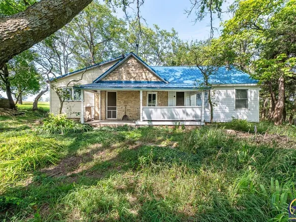 32572 Hendricks Creek Rd, Alma, KS 66401