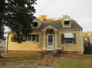 20703 Raymond St, Maple Heights, OH 44137