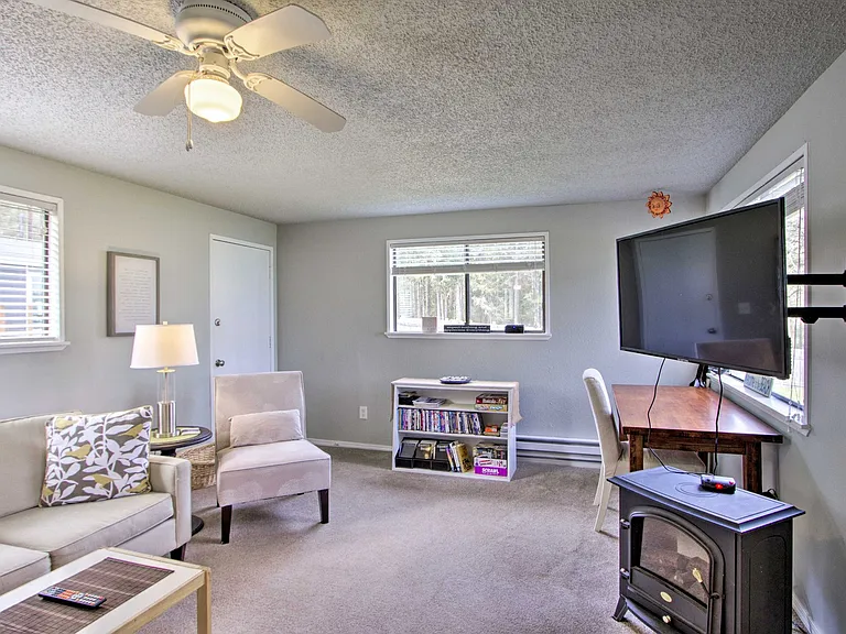 8413 Penny Ln — Photo 3