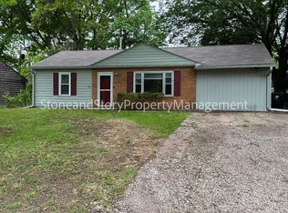 2209 SW Edgewater Ter, Topeka, KS 66614
