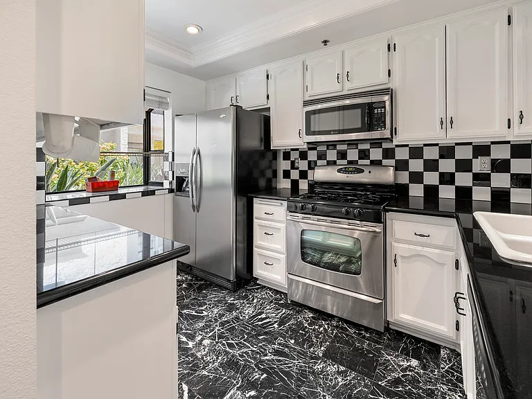 356 Molokai Dr — Photo 14