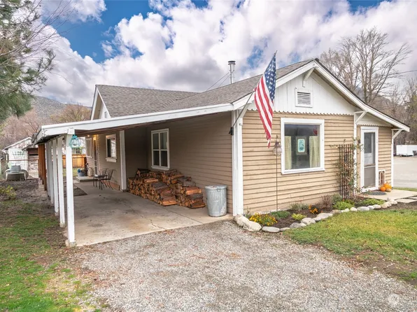 217 Locust Avenue N, Tonasket, WA 98855