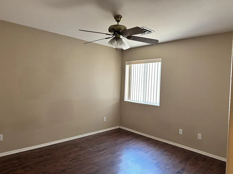2945 Country Club Dr — Photo 6