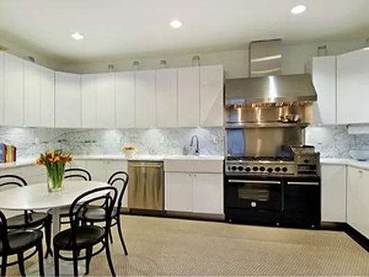 Rented by Corcoran | media 18