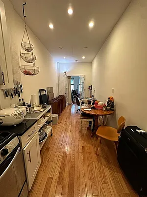 Rented by Nooklyn NYC LLC | media 12