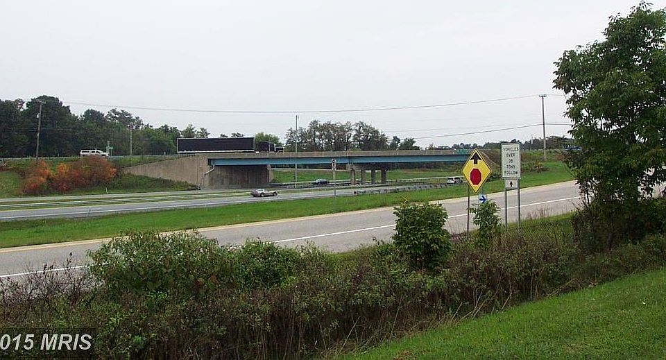 2nd image of 15 Hershey Rd