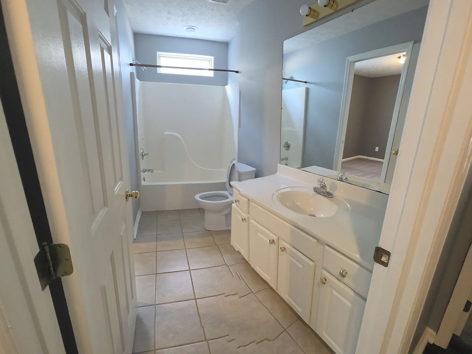 3 bed, 1377 sqft, $1,850 — Photo 2