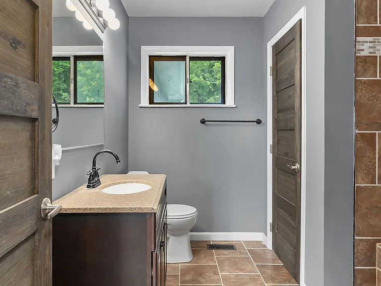 47 Moore Dr — Photo 23