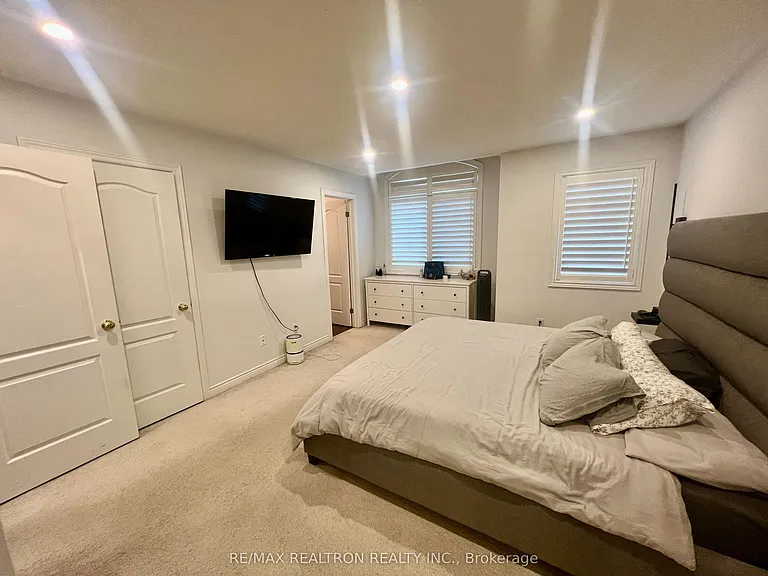35 Enderly St — Photo 13