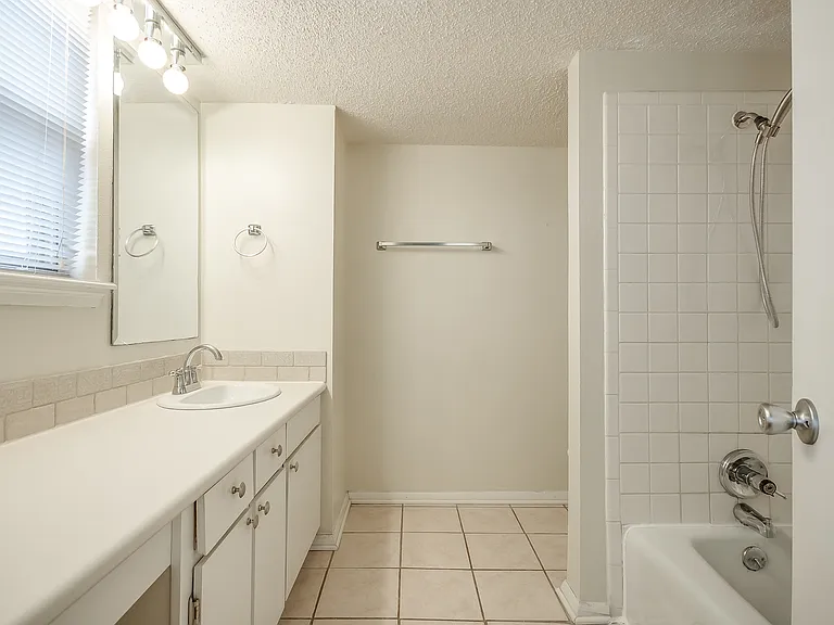 6000 N Pennsylvania Ave #1-206B — Photo 27