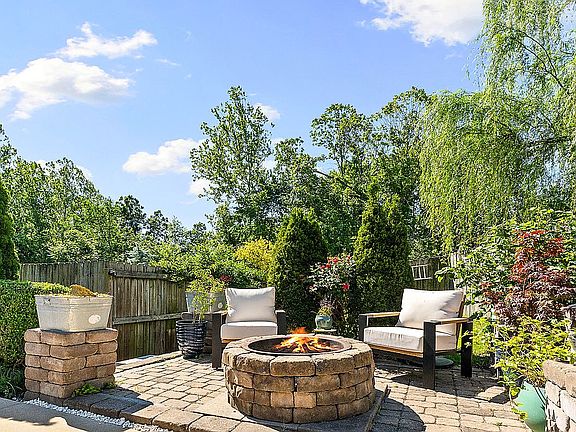 5th image of 2901 Northaven Dr