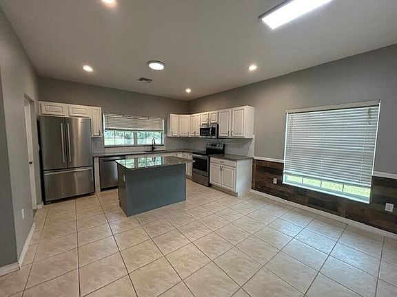 5th image of 1301 SW 83rd Avenue