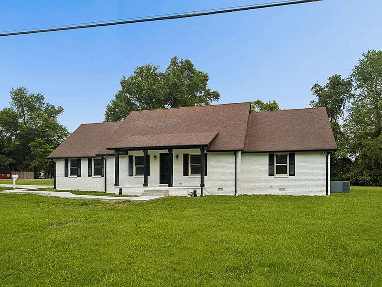 112 Juniper Dr — Photo 2