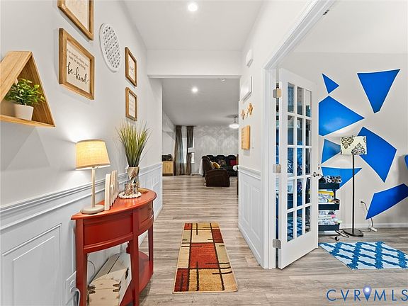 5th image of 10206 Sandy Ridge Dr