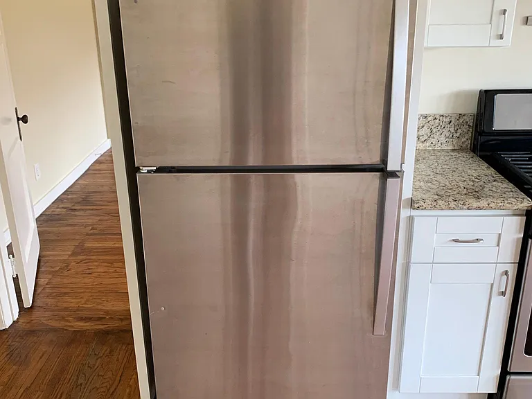 FULLY UPGRADED KITCHEN
