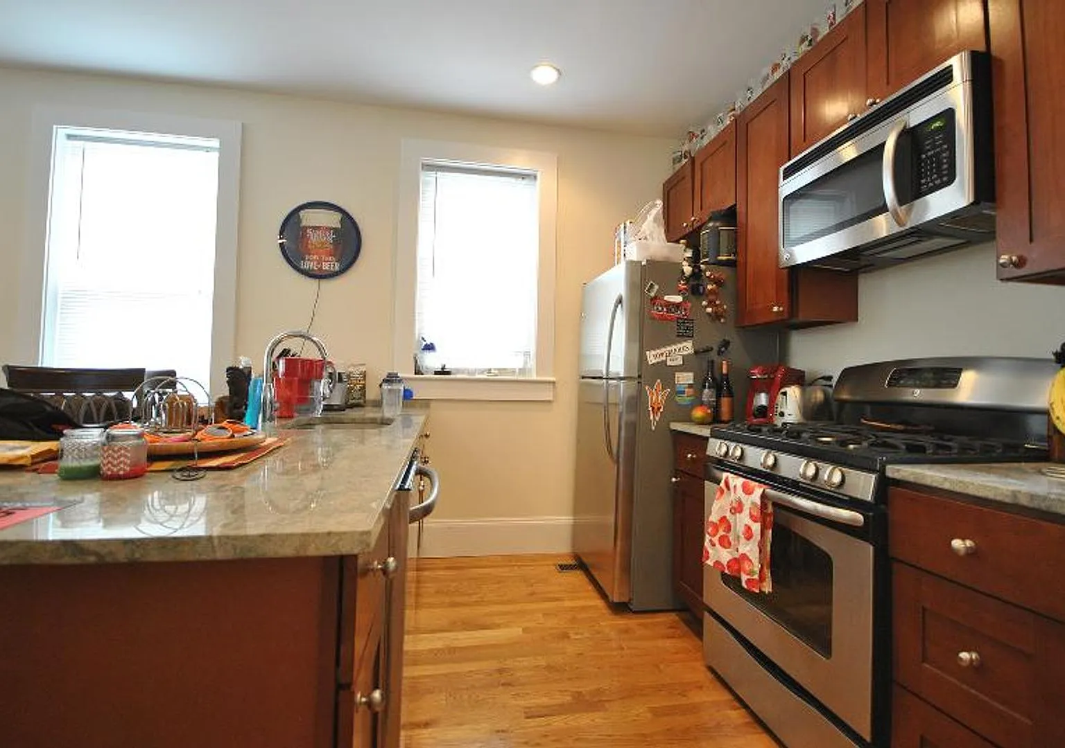 No Fee! Brighton 3 Bed With Central Air, Parking, And In-Unit Laundry — Photo 2