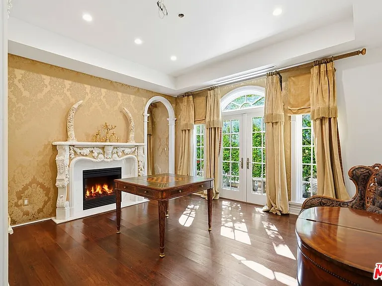 900 Chantilly Rd — Photo 17