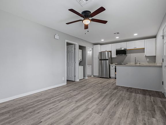 3rd image of 1940 W Amelia Ave #1942-1/2