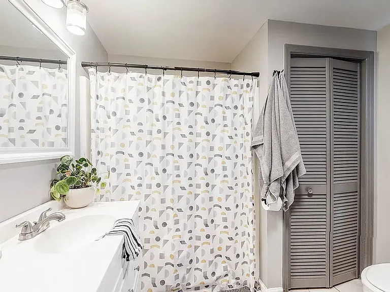 503 Wesley Ave — Photo 10