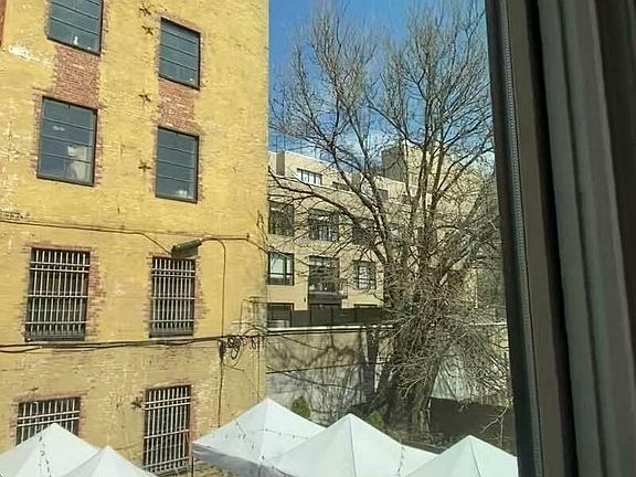 4th image of 61 Montrose Ave #2I