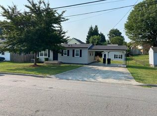 1917 Burma Rd, Salem, VA 24153