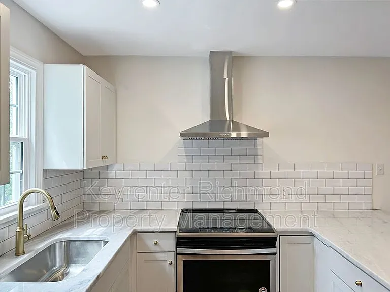 7409 Landsworth Ave — Photo 5