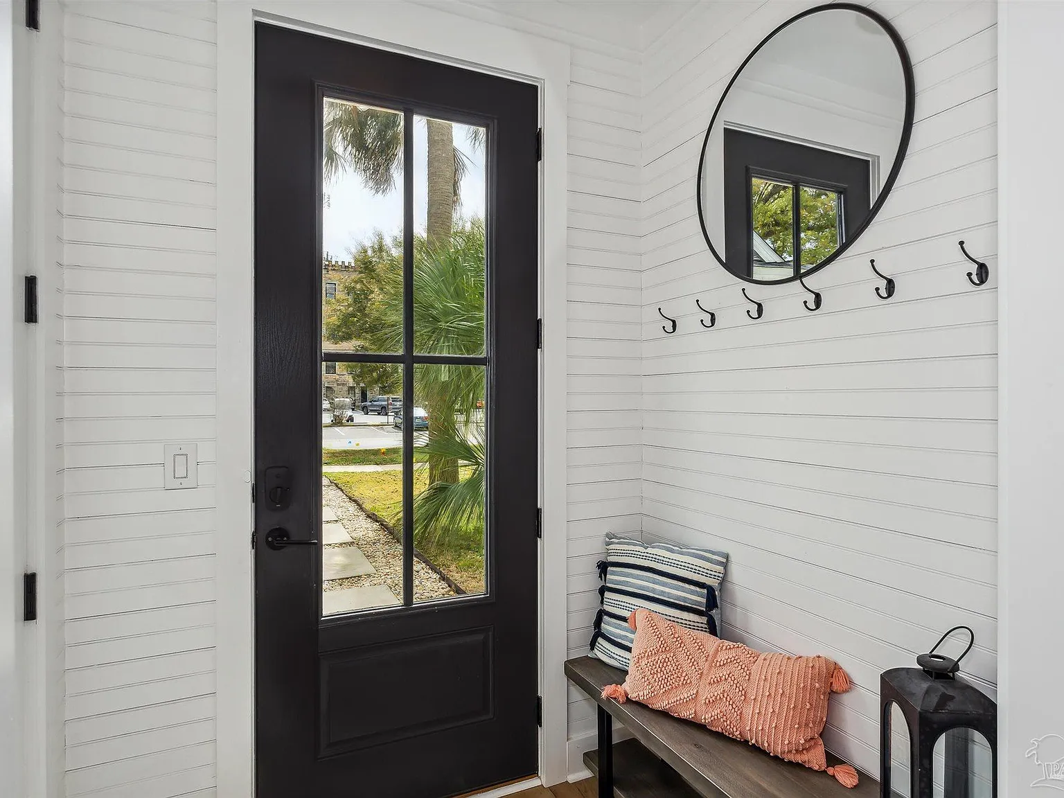 3 bed, 2.5 bath, 1995 sqft, $3,750 — Photo 4